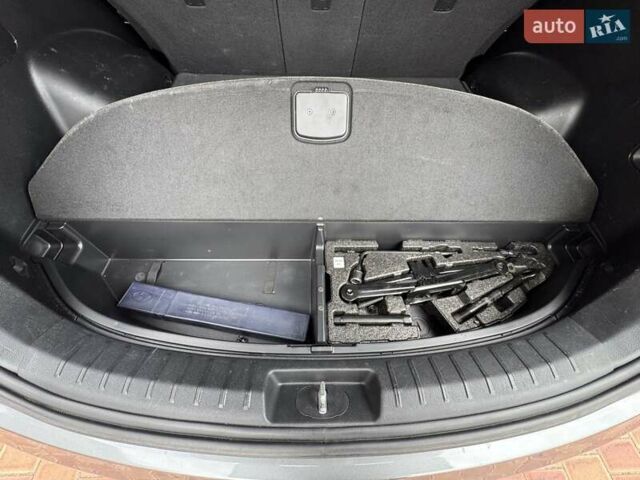 Серый Хендай Санта Фе, объемом двигателя 2 л и пробегом 247 тыс. км за 15500 $, фото 56 на Automoto.ua