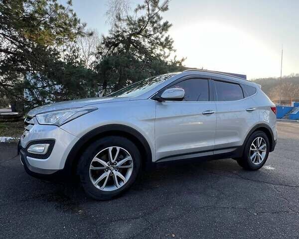 Серый Хендай Санта Фе, объемом двигателя 2 л и пробегом 247 тыс. км за 15500 $, фото 20 на Automoto.ua