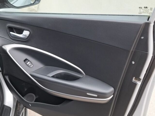 Сірий Хендай Санта Фе, об'ємом двигуна 2.2 л та пробігом 223 тис. км за 17300 $, фото 6 на Automoto.ua