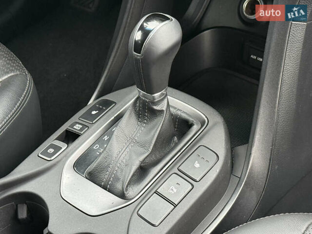 Сірий Хендай Санта Фе, об'ємом двигуна 2.2 л та пробігом 185 тис. км за 17750 $, фото 51 на Automoto.ua