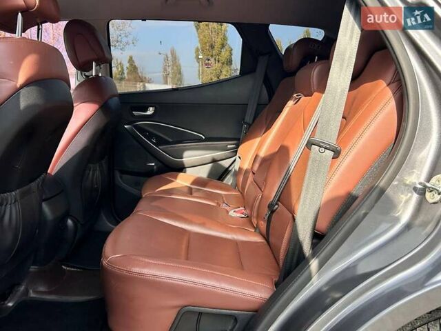 Серый Хендай Санта Фе, объемом двигателя 2 л и пробегом 129 тыс. км за 19700 $, фото 30 на Automoto.ua