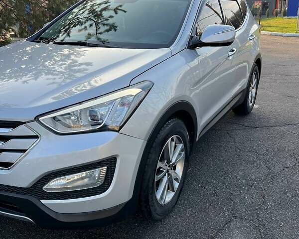 Серый Хендай Санта Фе, объемом двигателя 2 л и пробегом 247 тыс. км за 15500 $, фото 13 на Automoto.ua