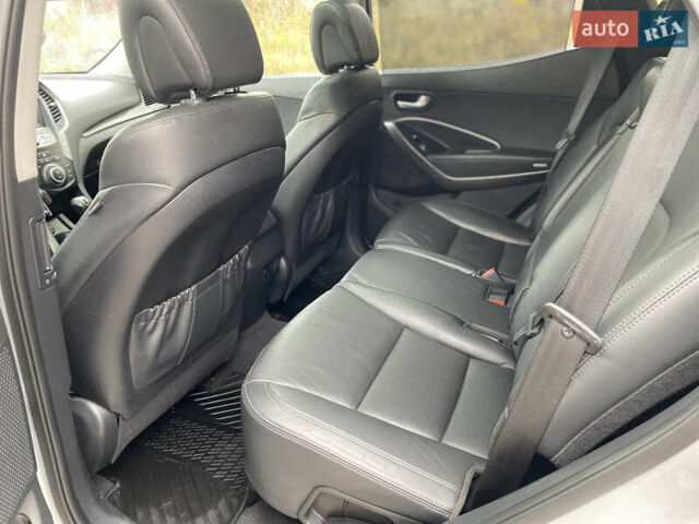 Серый Хендай Санта Фе, объемом двигателя 2.36 л и пробегом 219 тыс. км за 13800 $, фото 19 на Automoto.ua