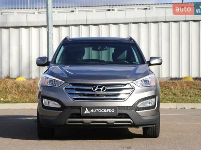 Серый Хендай Санта Фе, объемом двигателя 2.36 л и пробегом 144 тыс. км за 15600 $, фото 1 на Automoto.ua