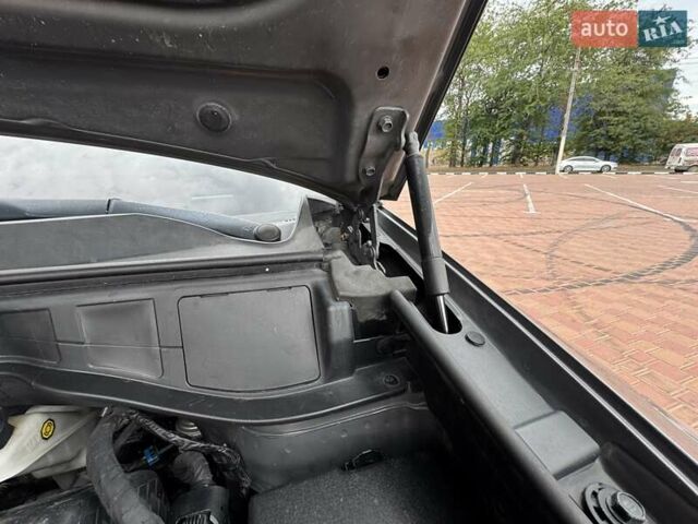 Серый Хендай Санта Фе, объемом двигателя 2 л и пробегом 247 тыс. км за 15500 $, фото 78 на Automoto.ua