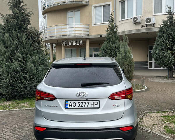 Серый Хендай Санта Фе, объемом двигателя 2 л и пробегом 281 тыс. км за 16600 $, фото 2 на Automoto.ua