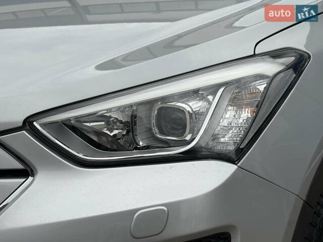 Серый Хендай Санта Фе, объемом двигателя 2.2 л и пробегом 185 тыс. км за 17999 $, фото 16 на Automoto.ua