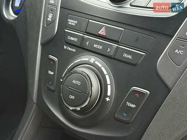 Серый Хендай Санта Фе, объемом двигателя 2.2 л и пробегом 185 тыс. км за 18350 $, фото 50 на Automoto.ua