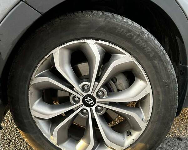 Серый Хендай Санта Фе, объемом двигателя 2.2 л и пробегом 133 тыс. км за 17400 $, фото 17 на Automoto.ua