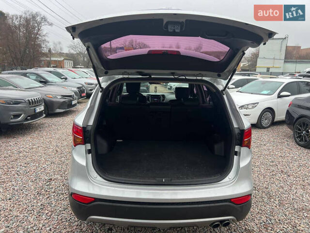 Серый Хендай Санта Фе, объемом двигателя 2 л и пробегом 247 тыс. км за 16500 $, фото 8 на Automoto.ua