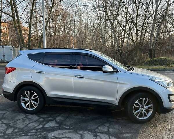 Серый Хендай Санта Фе, объемом двигателя 2 л и пробегом 247 тыс. км за 15500 $, фото 25 на Automoto.ua