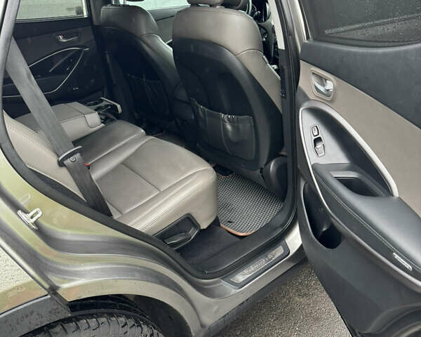 Сірий Хендай Санта Фе, об'ємом двигуна 2 л та пробігом 154 тис. км за 15500 $, фото 10 на Automoto.ua
