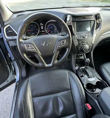Серый Хендай Санта Фе, объемом двигателя 2.2 л и пробегом 96 тыс. км за 22000 $, фото 24 на Automoto.ua