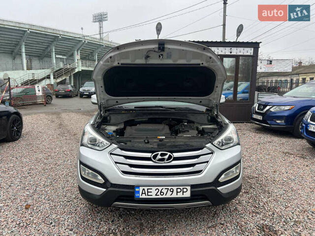 Серый Хендай Санта Фе, объемом двигателя 2 л и пробегом 247 тыс. км за 16500 $, фото 10 на Automoto.ua