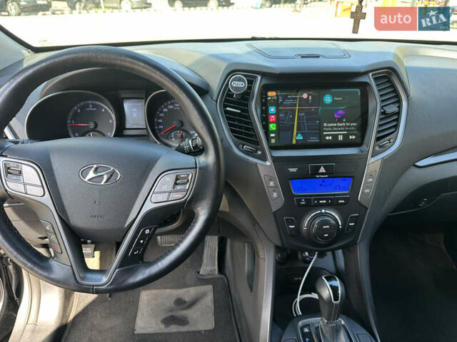 Серый Хендай Санта Фе, объемом двигателя 2.2 л и пробегом 190 тыс. км за 19500 $, фото 14 на Automoto.ua