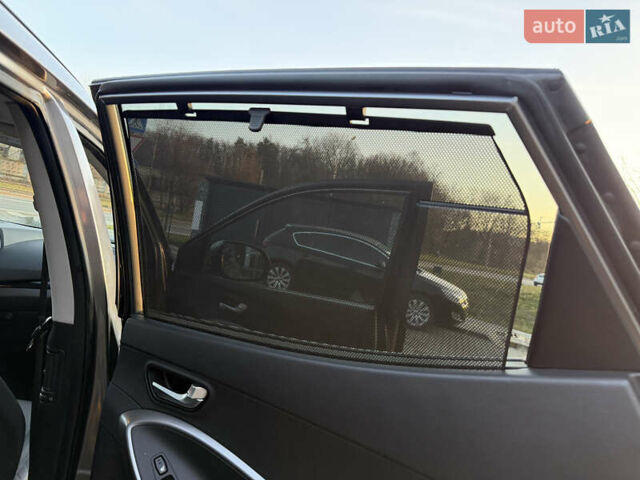 Серый Хендай Санта Фе, объемом двигателя 2.2 л и пробегом 188 тыс. км за 17899 $, фото 16 на Automoto.ua