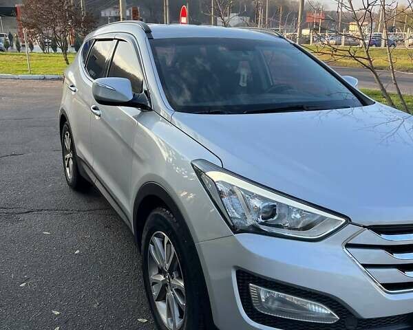 Серый Хендай Санта Фе, объемом двигателя 2 л и пробегом 247 тыс. км за 15500 $, фото 11 на Automoto.ua