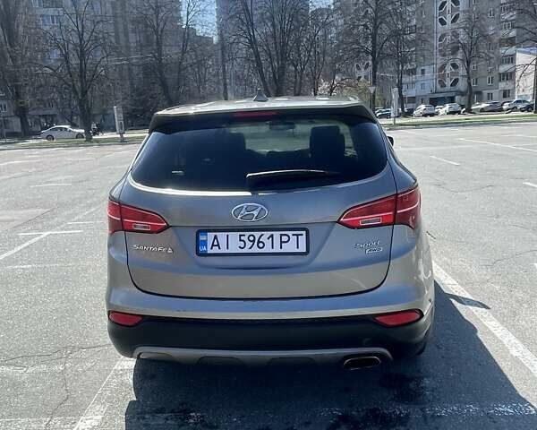 Серый Хендай Санта Фе, объемом двигателя 2.36 л и пробегом 156 тыс. км за 14999 $, фото 3 на Automoto.ua