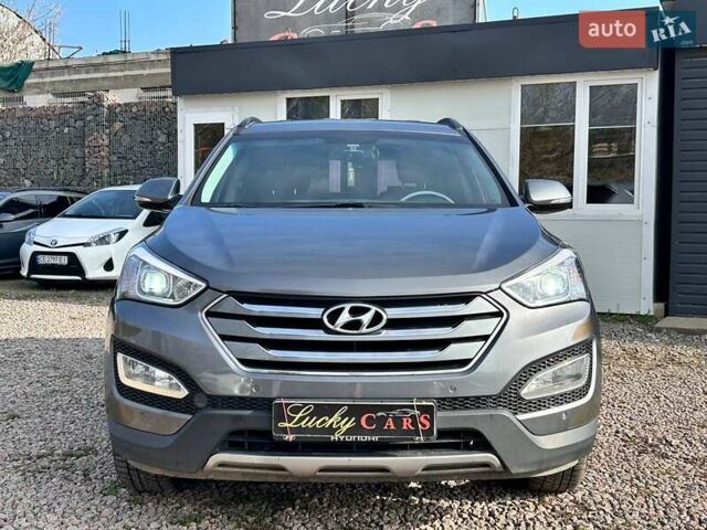 Серый Хендай Санта Фе, объемом двигателя 2 л и пробегом 129 тыс. км за 19000 $, фото 1 на Automoto.ua