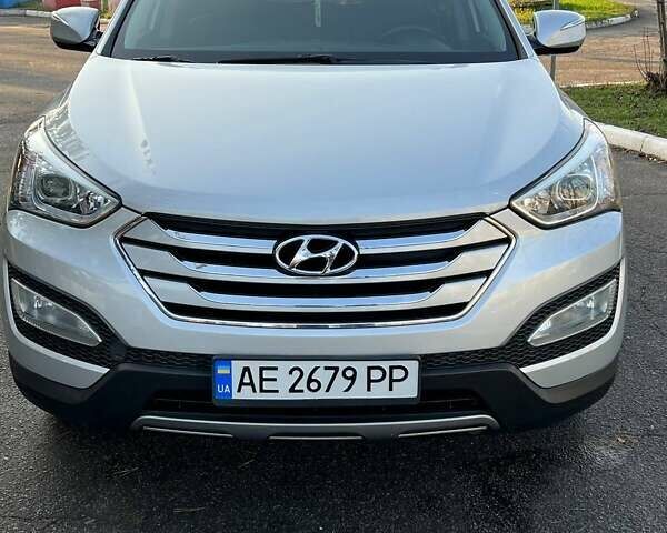 Серый Хендай Санта Фе, объемом двигателя 2 л и пробегом 247 тыс. км за 15500 $, фото 18 на Automoto.ua