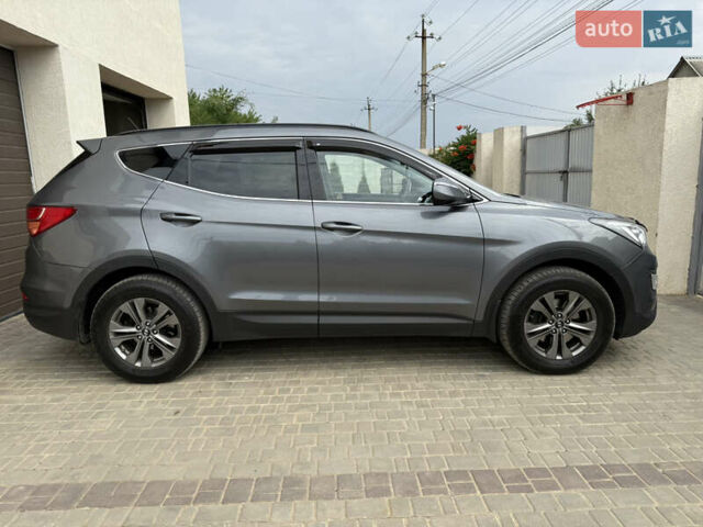 Серый Хендай Санта Фе, объемом двигателя 2.2 л и пробегом 190 тыс. км за 19500 $, фото 5 на Automoto.ua