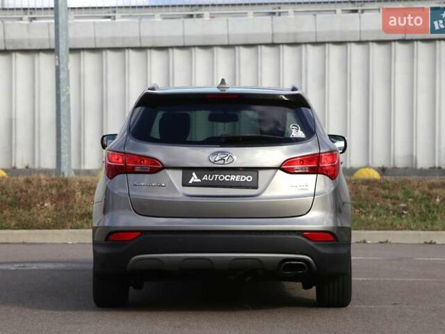 Серый Хендай Санта Фе, объемом двигателя 2.36 л и пробегом 144 тыс. км за 15600 $, фото 4 на Automoto.ua