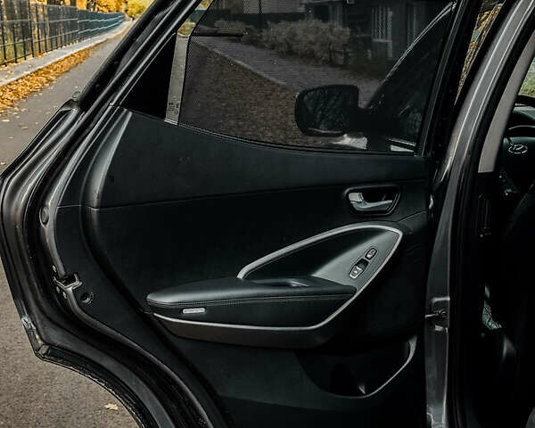 Сірий Хендай Санта Фе, об'ємом двигуна 2.36 л та пробігом 150 тис. км за 14900 $, фото 26 на Automoto.ua