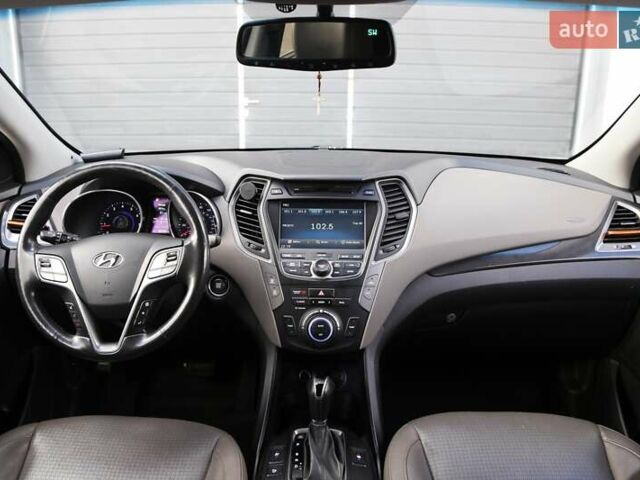 Серый Хендай Санта Фе, объемом двигателя 2.36 л и пробегом 144 тыс. км за 15600 $, фото 11 на Automoto.ua