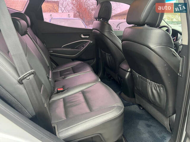 Серый Хендай Санта Фе, объемом двигателя 2 л и пробегом 247 тыс. км за 16500 $, фото 13 на Automoto.ua