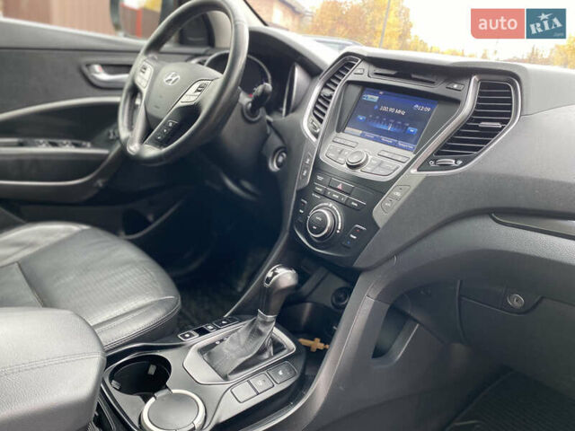 Серый Хендай Санта Фе, объемом двигателя 2.36 л и пробегом 219 тыс. км за 13800 $, фото 25 на Automoto.ua