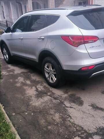 Серый Хендай Санта Фе, объемом двигателя 2.2 л и пробегом 127 тыс. км за 18000 $, фото 6 на Automoto.ua