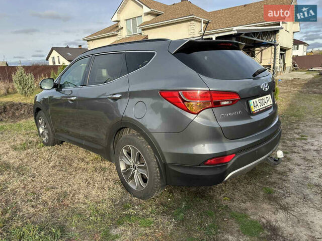 Серый Хендай Санта Фе, объемом двигателя 2.2 л и пробегом 201 тыс. км за 15200 $, фото 1 на Automoto.ua