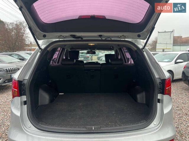 Серый Хендай Санта Фе, объемом двигателя 2 л и пробегом 247 тыс. км за 16500 $, фото 9 на Automoto.ua