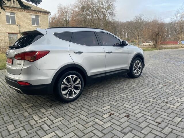 Серый Хендай Санта Фе, объемом двигателя 2 л и пробегом 174 тыс. км за 17990 $, фото 2 на Automoto.ua