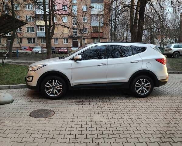 Серый Хендай Санта Фе, объемом двигателя 2.2 л и пробегом 235 тыс. км за 18500 $, фото 4 на Automoto.ua