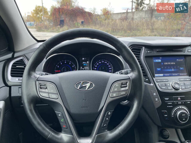 Серый Хендай Санта Фе, объемом двигателя 2.36 л и пробегом 219 тыс. км за 13800 $, фото 16 на Automoto.ua
