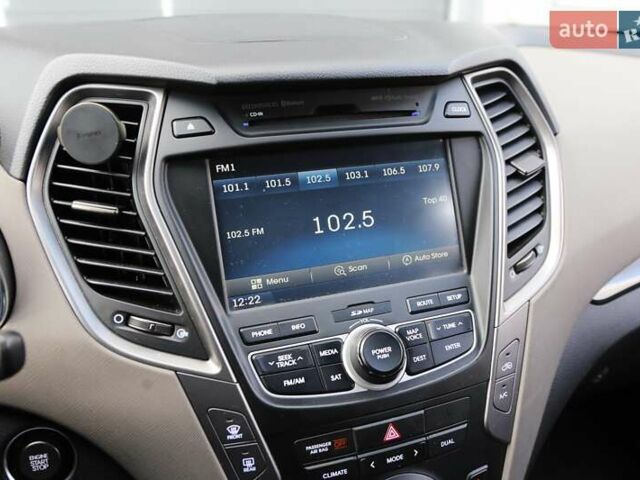 Серый Хендай Санта Фе, объемом двигателя 2.36 л и пробегом 144 тыс. км за 15600 $, фото 16 на Automoto.ua