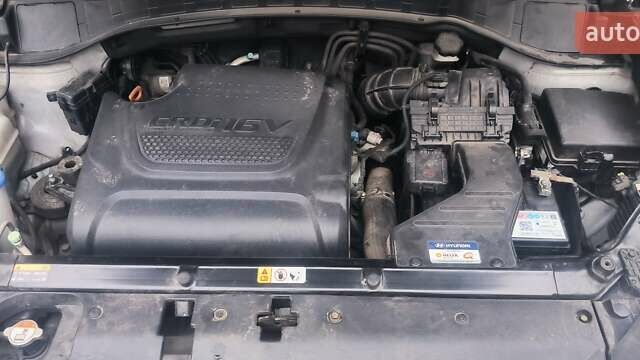 Серый Хендай Санта Фе, объемом двигателя 2.2 л и пробегом 127 тыс. км за 18000 $, фото 15 на Automoto.ua