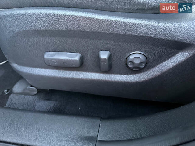 Серый Хендай Санта Фе, объемом двигателя 2.2 л и пробегом 188 тыс. км за 17899 $, фото 31 на Automoto.ua