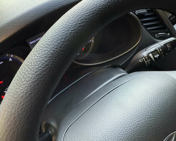 Серый Хендай Санта Фе, объемом двигателя 2.2 л и пробегом 190 тыс. км за 19500 $, фото 10 на Automoto.ua