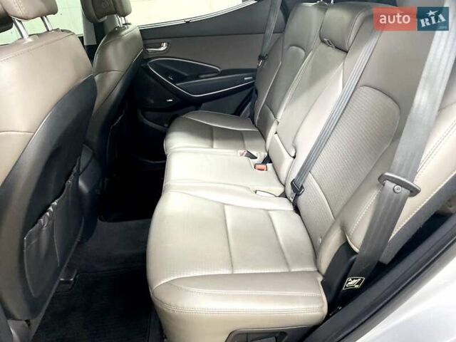 Серый Хендай Санта Фе, объемом двигателя 2 л и пробегом 130 тыс. км за 14700 $, фото 46 на Automoto.ua