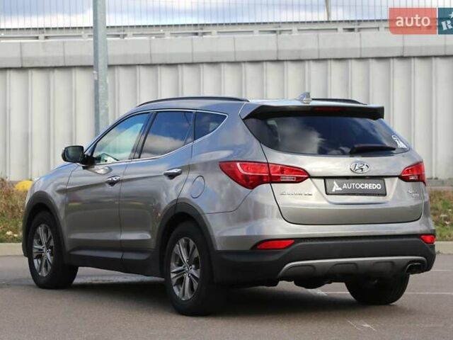 Серый Хендай Санта Фе, объемом двигателя 2.36 л и пробегом 144 тыс. км за 15600 $, фото 5 на Automoto.ua