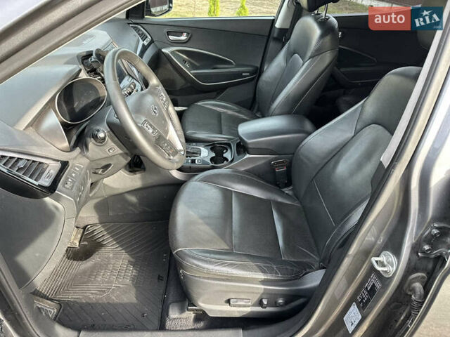 Серый Хендай Санта Фе, объемом двигателя 2.2 л и пробегом 201 тыс. км за 15200 $, фото 8 на Automoto.ua