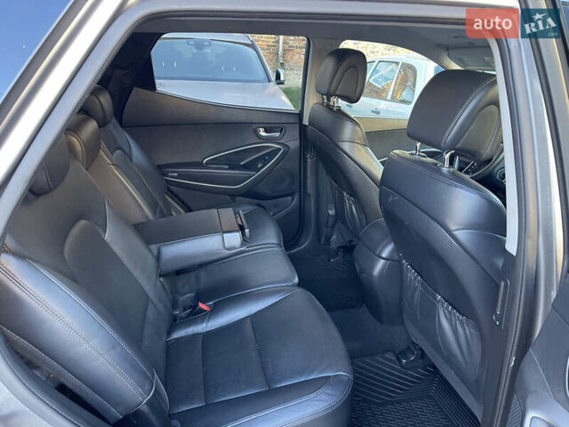 Серый Хендай Санта Фе, объемом двигателя 2.2 л и пробегом 203 тыс. км за 16500 $, фото 11 на Automoto.ua