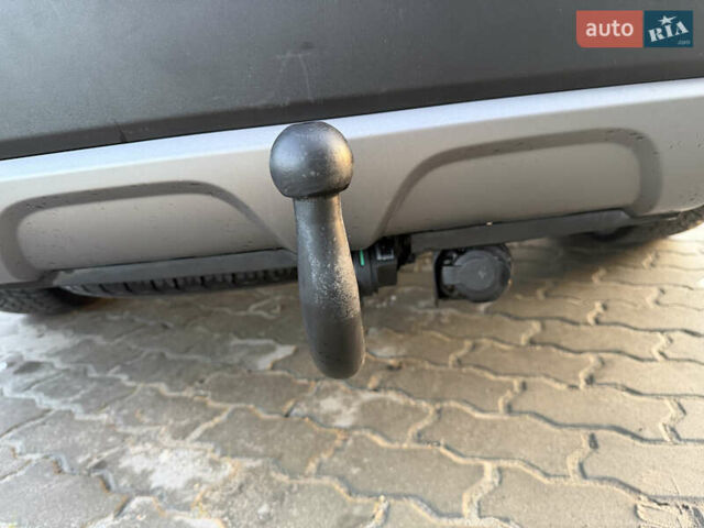 Серый Хендай Санта Фе, объемом двигателя 2.2 л и пробегом 188 тыс. км за 17899 $, фото 8 на Automoto.ua