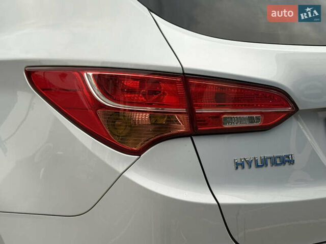 Серый Хендай Санта Фе, объемом двигателя 2.2 л и пробегом 185 тыс. км за 18550 $, фото 22 на Automoto.ua