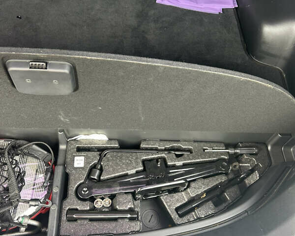 Серый Хендай Санта Фе, объемом двигателя 2 л и пробегом 93 тыс. км за 17204 $, фото 15 на Automoto.ua