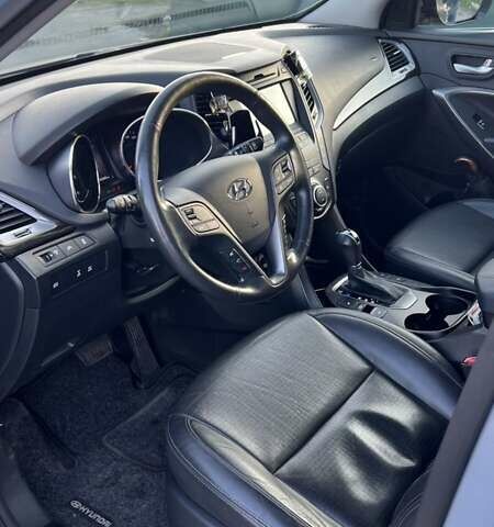 Серый Хендай Санта Фе, объемом двигателя 2.2 л и пробегом 96 тыс. км за 22000 $, фото 23 на Automoto.ua