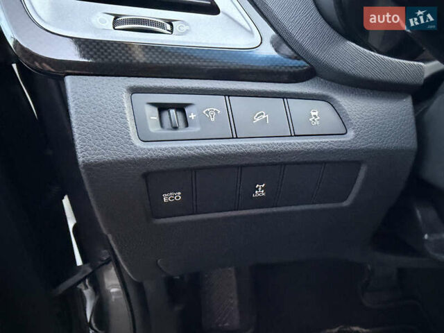 Серый Хендай Санта Фе, объемом двигателя 2.2 л и пробегом 188 тыс. км за 17899 $, фото 26 на Automoto.ua