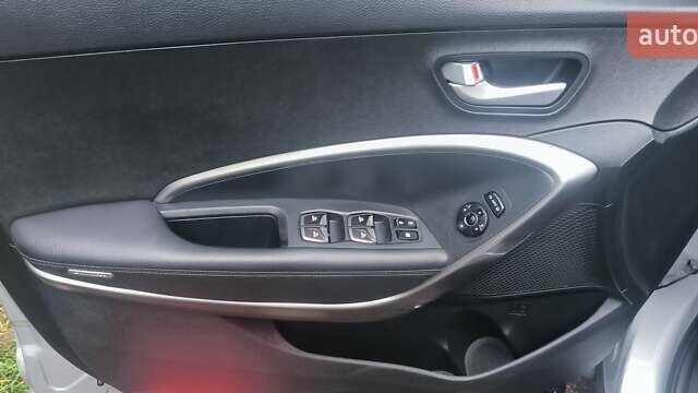 Серый Хендай Санта Фе, объемом двигателя 2.2 л и пробегом 127 тыс. км за 18000 $, фото 8 на Automoto.ua